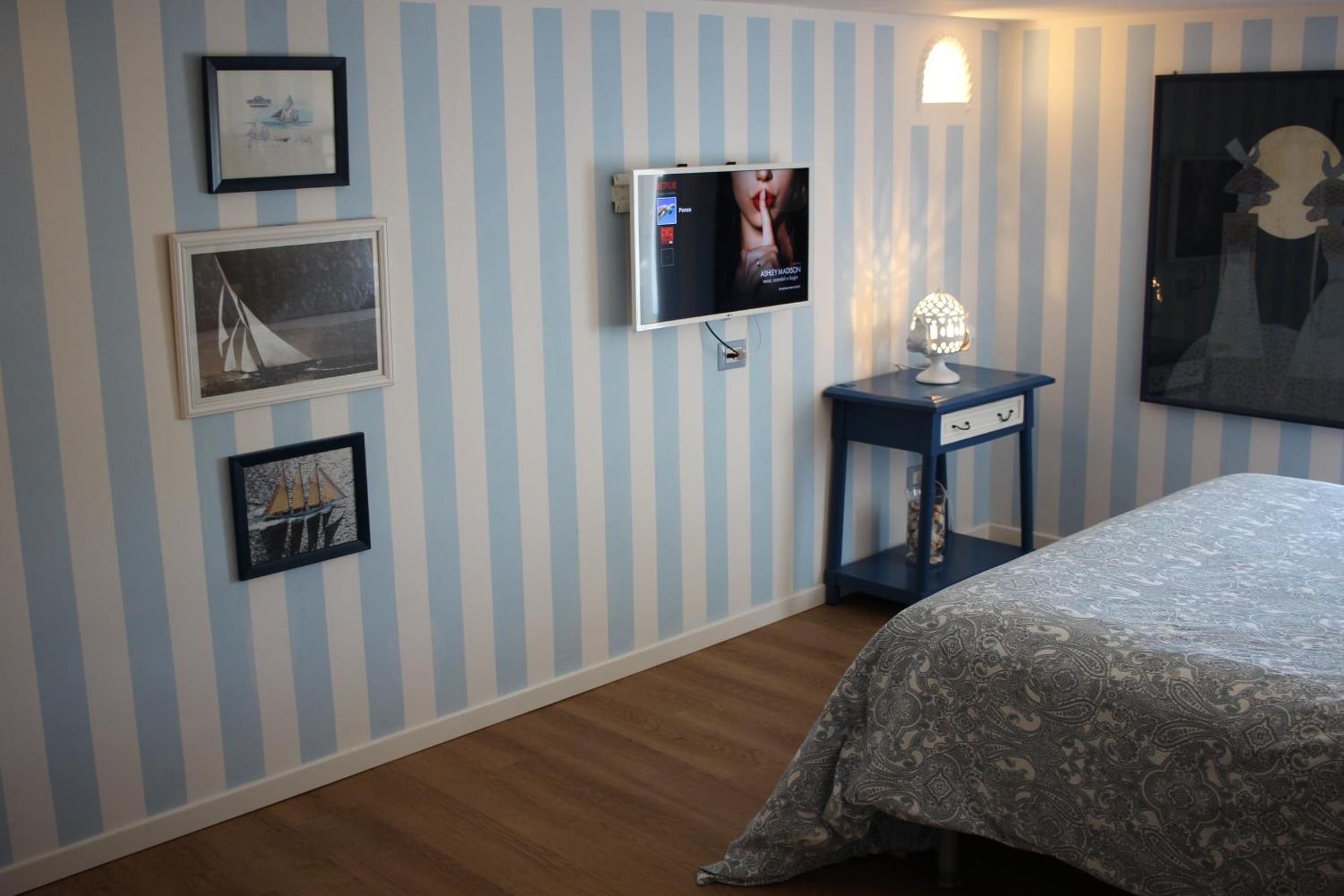 La Mansarda Sul Porto Apartment ปอนซา ภายนอก รูปภาพ