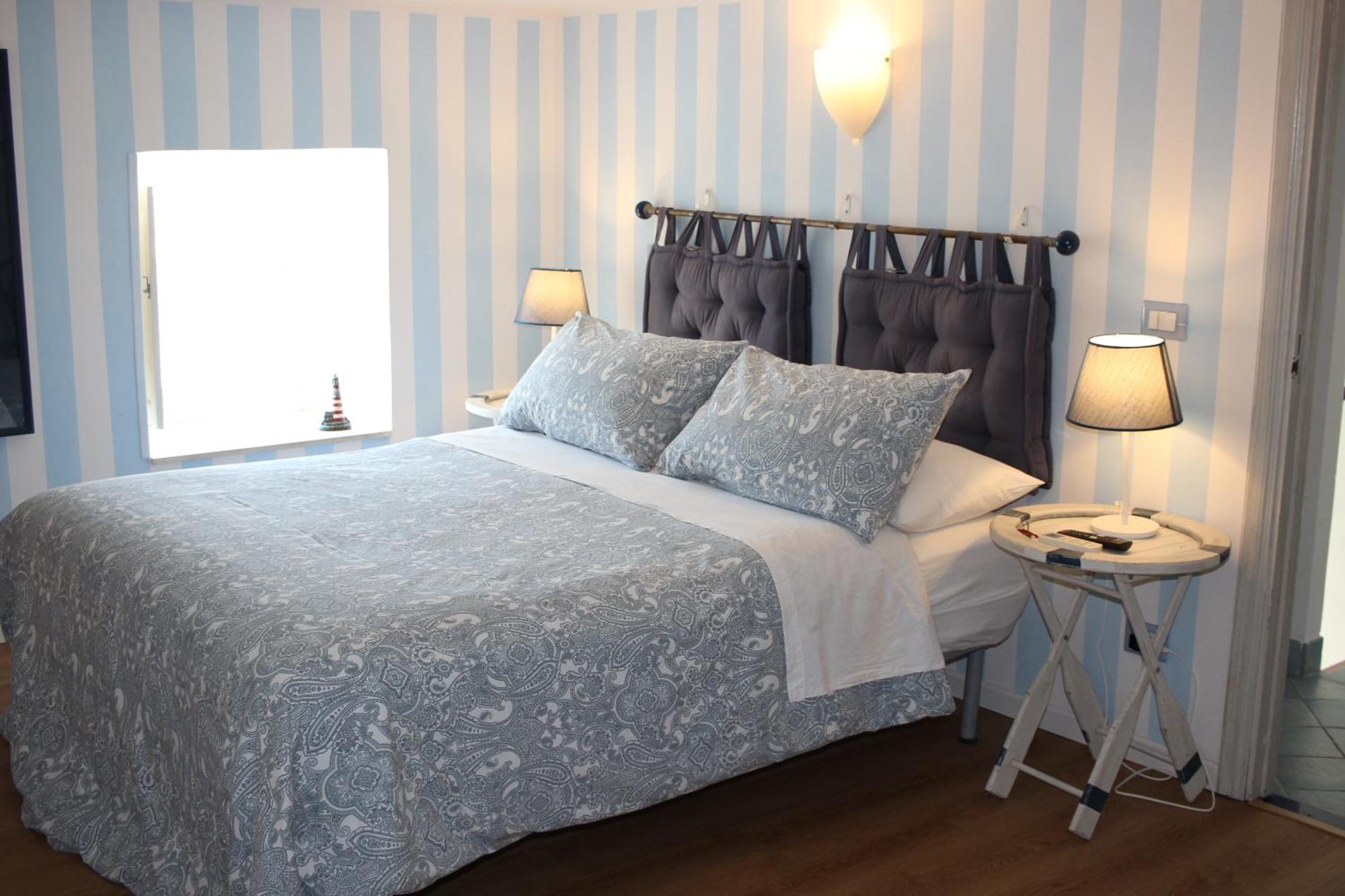 La Mansarda Sul Porto Apartment ปอนซา ภายนอก รูปภาพ