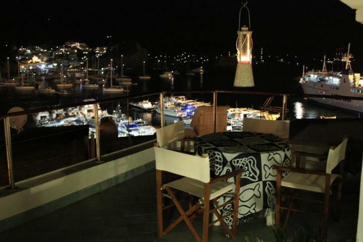 La Mansarda Sul Porto Apartment ปอนซา ภายนอก รูปภาพ